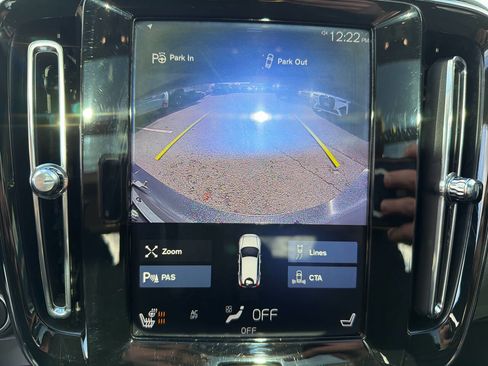 Used 2019 Volvo XC40 T5 Momentum image 28