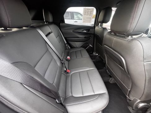 Used 2024 Chevrolet TrailBlazer RS w/ Driver Confidence Package image 9