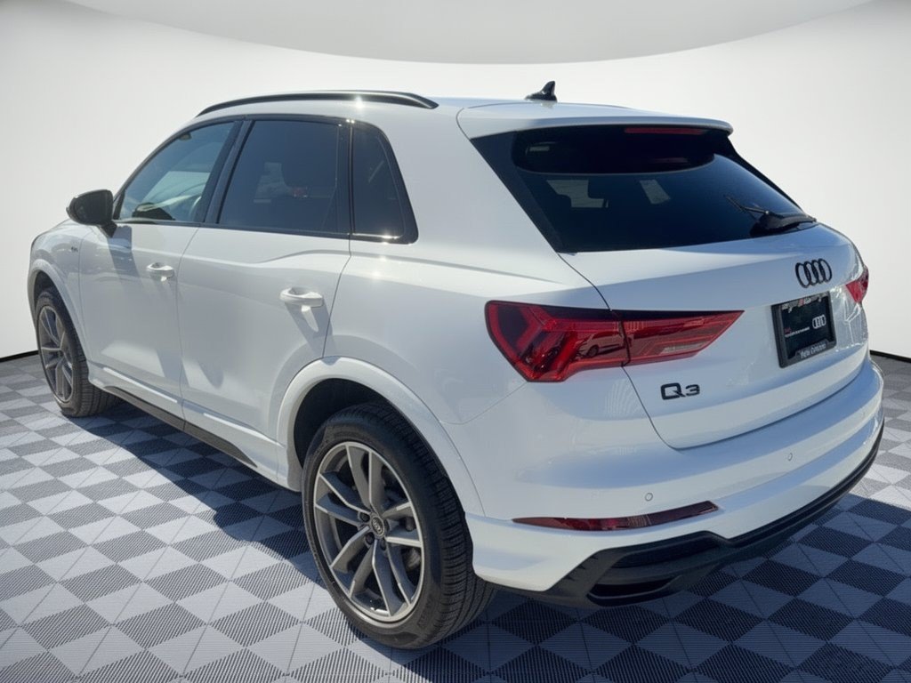 Certified 2025 Audi Q3 2.0T Premium w/ Convenience Package AWD/4WD image 3