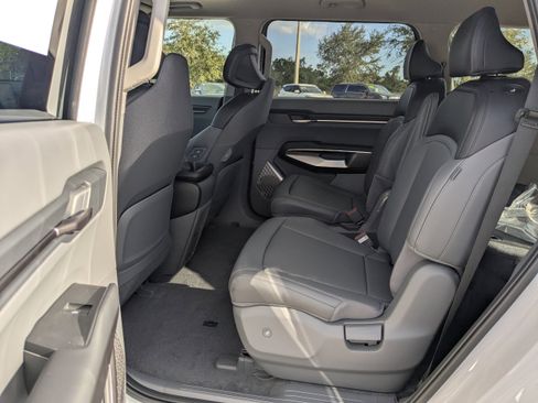 New 2026 Kia EV9 Light RWD image 17