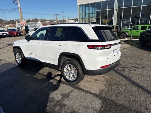 Certified 2023 Jeep Grand Cherokee Limited AWD/4WD image 3
