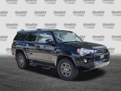 Used 2022 Toyota 4Runner SR5 Premium w/ Moonroof Package AWD/4WD image 2