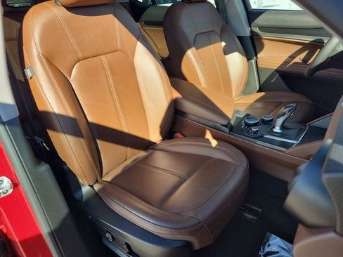 Used 2019 Alfa Romeo Stelvio image 17