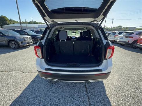 Certified 2023 Ford Explorer XLT w/ Equipment Group 202A AWD/4WD image 4