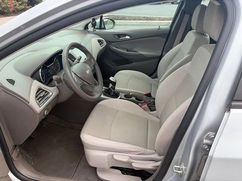 Used 2017 Chevrolet Cruze LS FWD image 14