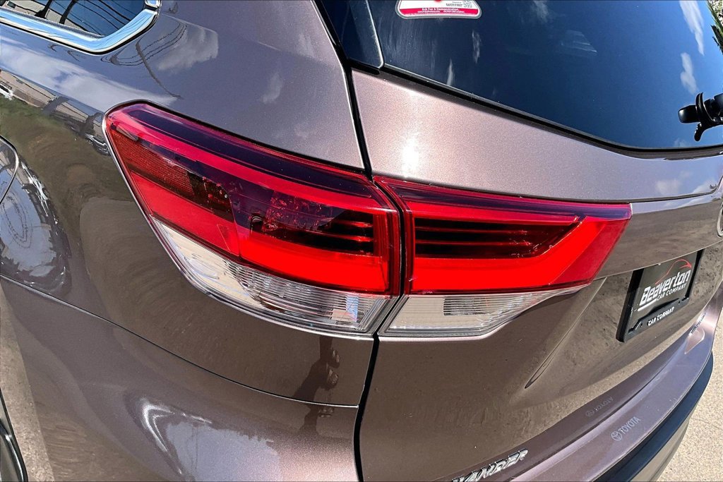 Used 2018 Toyota Highlander Limited Platinum AWD/4WD image 28