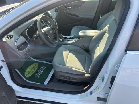 Used 2016 Chevrolet Malibu LT FWD image 15