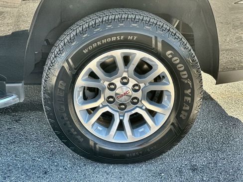 Certified 2020 GMC Yukon SLT image 32