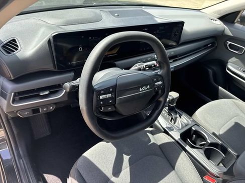 Used 2025 Kia K4 FWD image 24