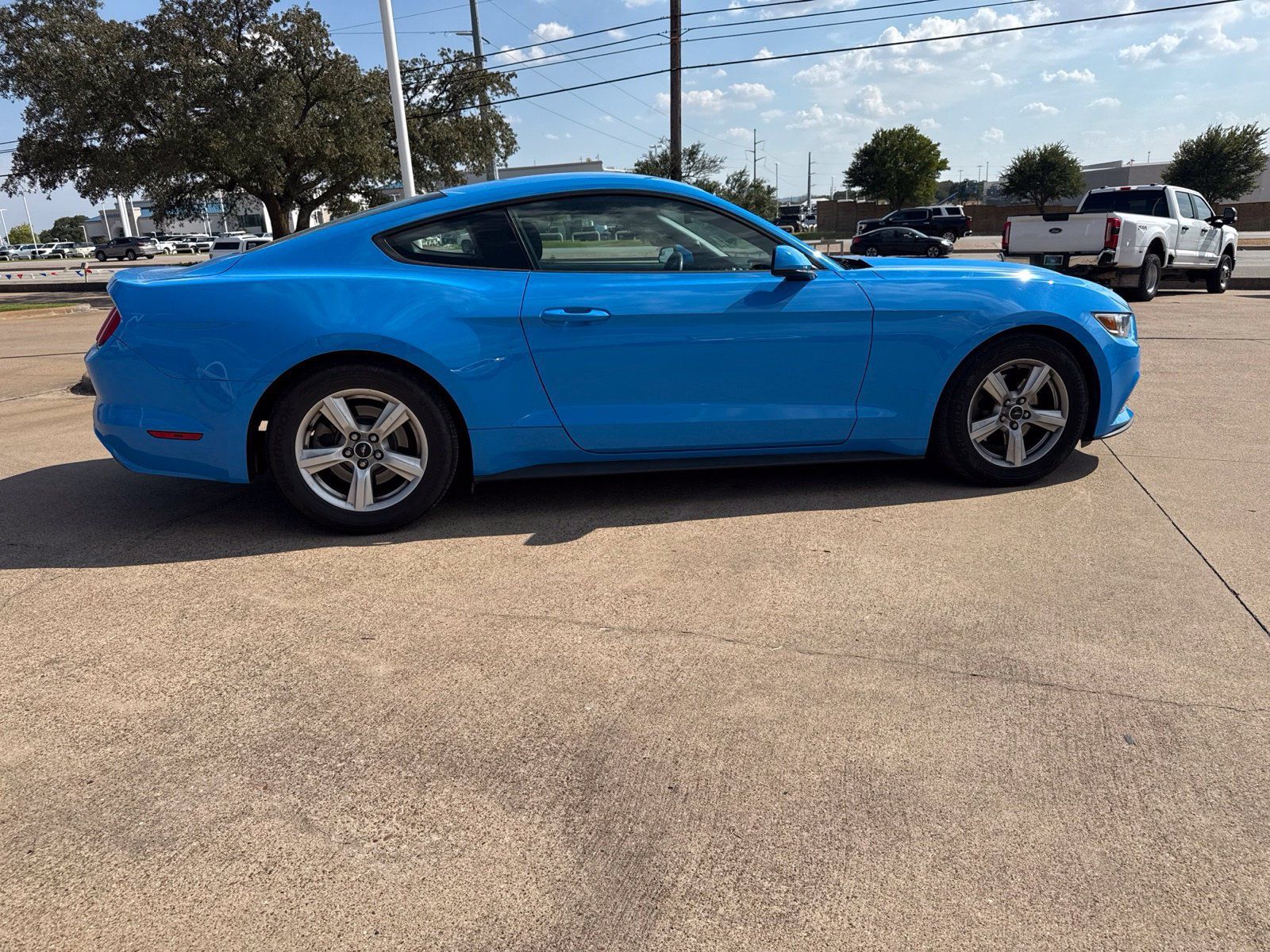 Used 2017 Ford Mustang Coupe RWD image 8