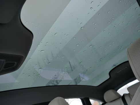 Used 2025 Audi A6 e-tron Prestige w/ Beige Warm Weather Package image 32