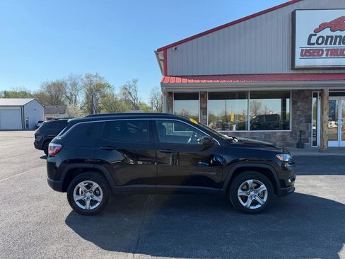 Used 2023 Jeep Compass Latitude w/ Convenience Group image 3