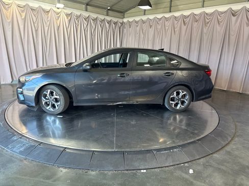 Used 2019 Kia Forte LXS FWD image 8