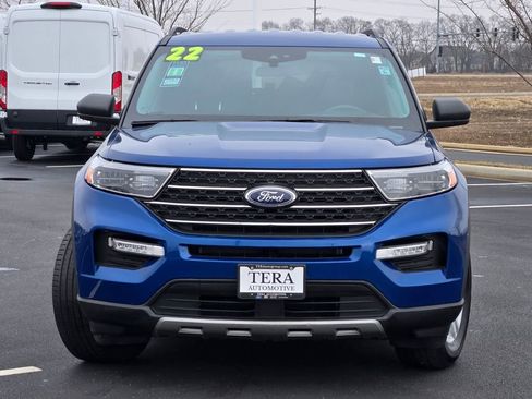 Used 2022 Ford Explorer XLT w/ Equipment Group 202A image 2