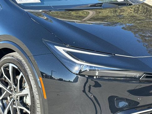 Used 2025 Toyota Prius XSE image 10