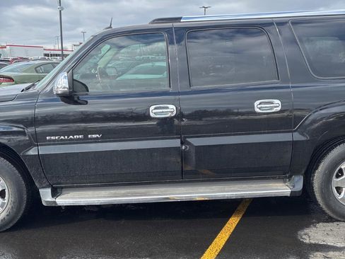 Used 2005 Cadillac Escalade ESV AWD image 8
