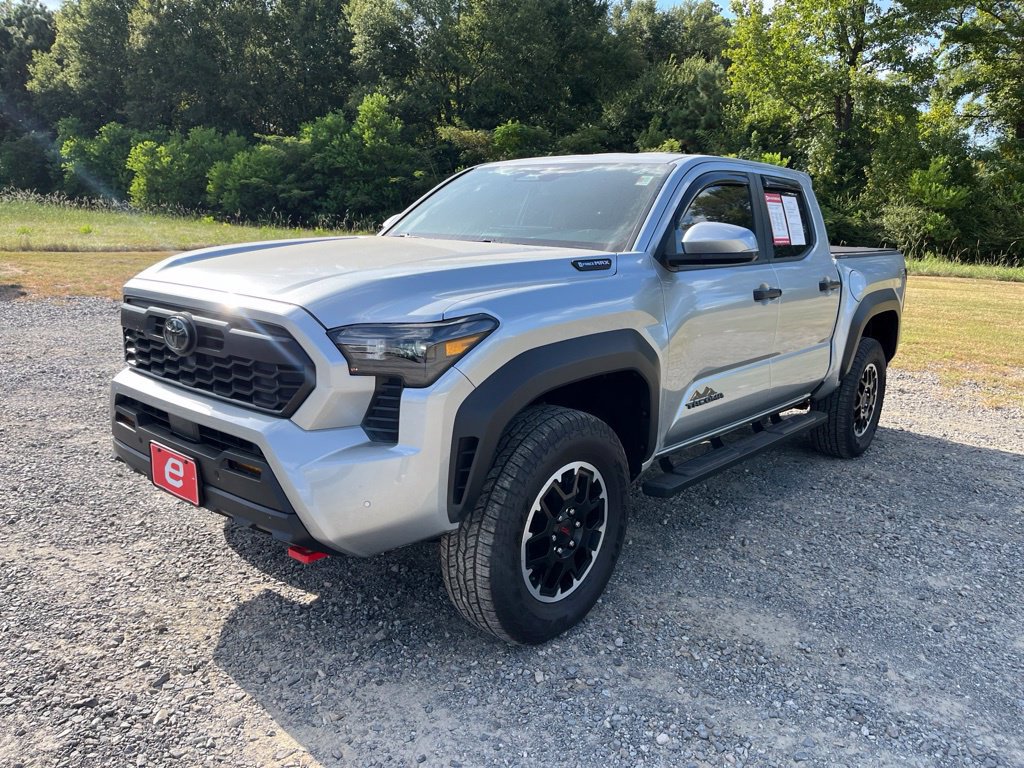 Used 2025 Toyota Tacoma TRD Off-Road w/ TRD Off Road Upgrade Package AWD/4WD image 3