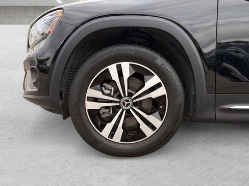Used 2025 Mercedes-Benz GLB 250 4MATIC image 23