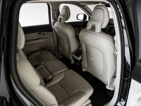 Used 2020 Volvo XC90 T5 Momentum image 39