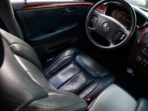 Used 2006 Cadillac DTS Limousine image 22