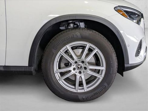 Certified 2025 Mercedes-Benz GLC 300 image 24