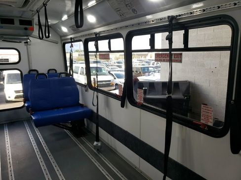 Used 2015 Chevrolet Express 4500 w/ Shuttle Bus Package image 19