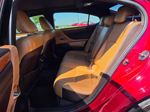 Used 2019 Lexus ES 350 w/ Accessory Package FWD image 15
