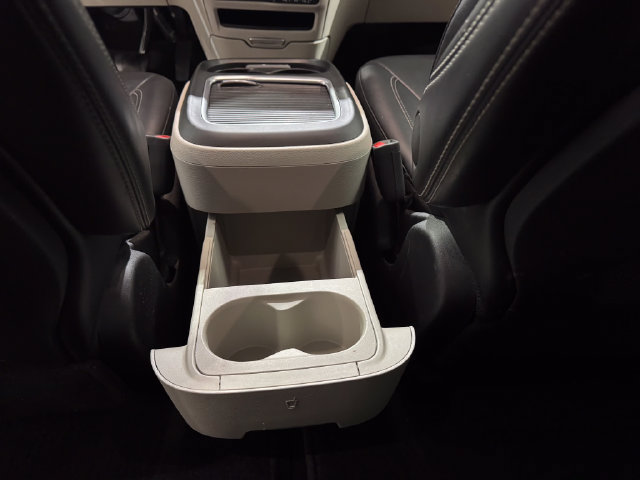 Used 2024 Chrysler Pacifica Touring-L FWD image 21