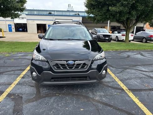 Used 2021 Subaru Crosstrek 2.5i Sport w/ Moonroof Package AWD/4WD image 2