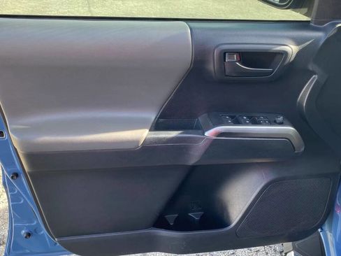 Used 2019 Toyota Tacoma SR5 RWD image 10