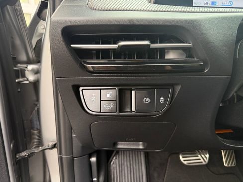 Used 2024 Kia EV6 GT-Line w/ GT-Line White Seat Package RWD image 30