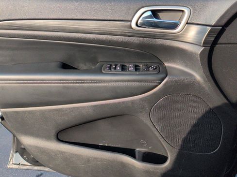 Used 2021 Jeep Grand Cherokee Laredo X RWD image 14