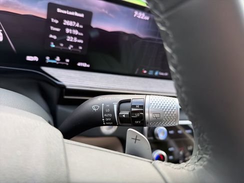 Used 2025 Genesis GV80 2.5T Prestige image 18