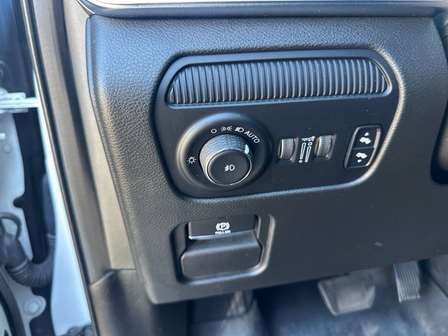 Used 2022 Jeep Wagoneer Series I AWD/4WD image 14