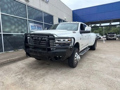 Used 2025 RAM 3500 Laramie AWD/4WD image 2