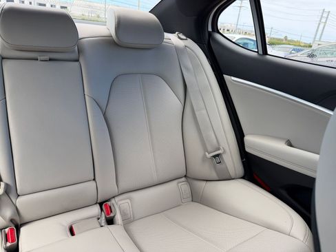 Used 2025 Genesis G70 2.5T image 37