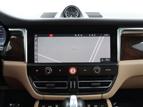 Certified 2023 Porsche Macan Turbo image 20