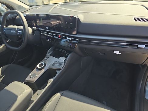 New 2026 Kia Sportage EX image 12