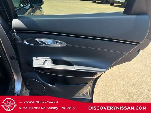 Used 2025 Genesis GV70 2.5T AWD/4WD image 31
