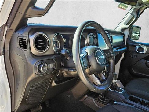 Used 2022 Jeep Wrangler Unlimited Sport w/ Sun And Sound Package image 9