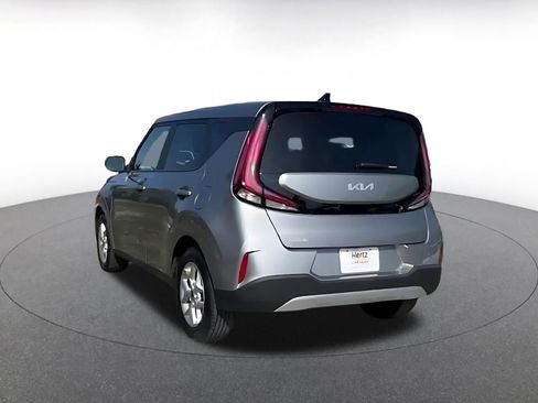 Used 2025 Kia Soul LX w/ LX Technology Package FWD image 10