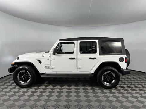 Used 2022 Jeep Wrangler Unlimited Sahara image 9