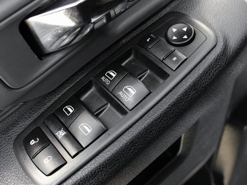 Used 2021 RAM 1500 Classic SLT image 14