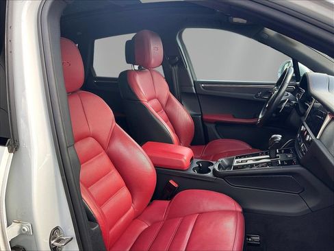Used 2023 Porsche Macan GTS AWD/4WD image 29