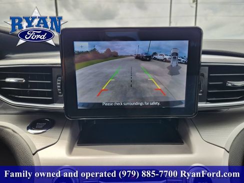 Certified 2022 Ford Explorer XLT w/ Equipment Group 202A RWD image 13