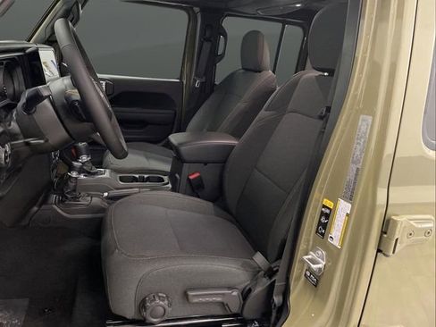 New 2025 Jeep Gladiator Sport image 4