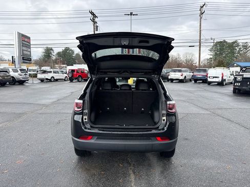 Used 2024 Jeep Compass Latitude w/ Convenience Group image 29