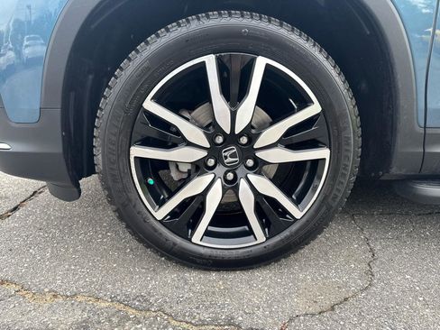Used 2019 Honda Pilot Touring image 16