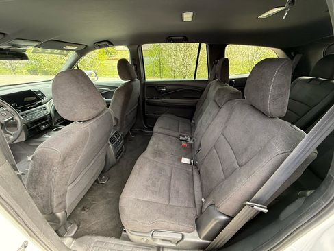 Used 2022 Honda Pilot Sport image 9