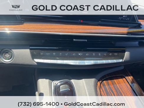 Used 2022 Cadillac Escalade Premium Luxury AWD/4WD image 29
